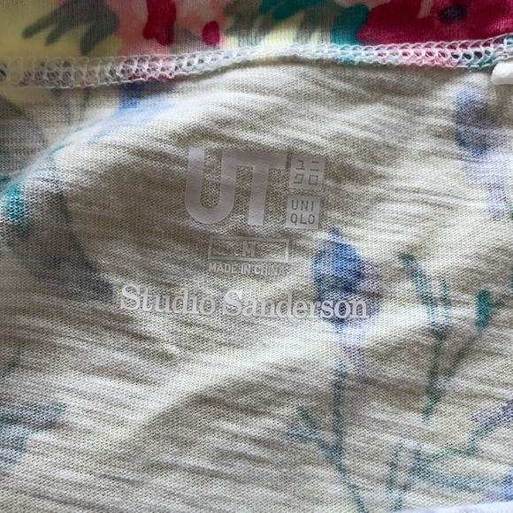 Uniqlo tops size medium karakami karacho and Studio Sanderson - Picture 5 of 6